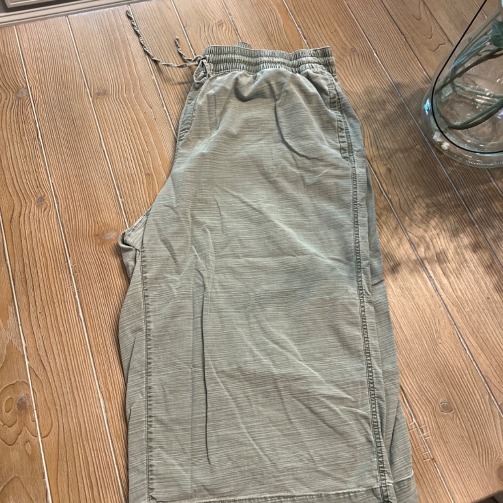 Capri Pants - Picture 2 of 2